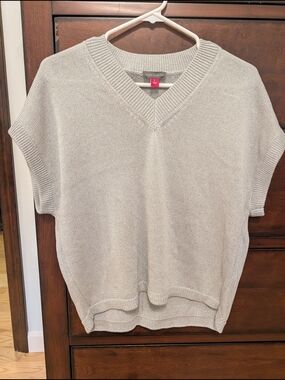 Vince Camuto Wite/Silver Knit V-Neck Sweater